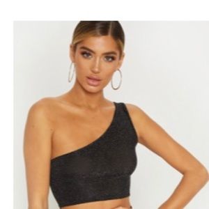 Prettylittlething Black crop top